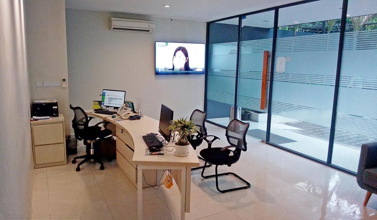 LeGreen Suite Sudirman Jakarta Buitenkant foto